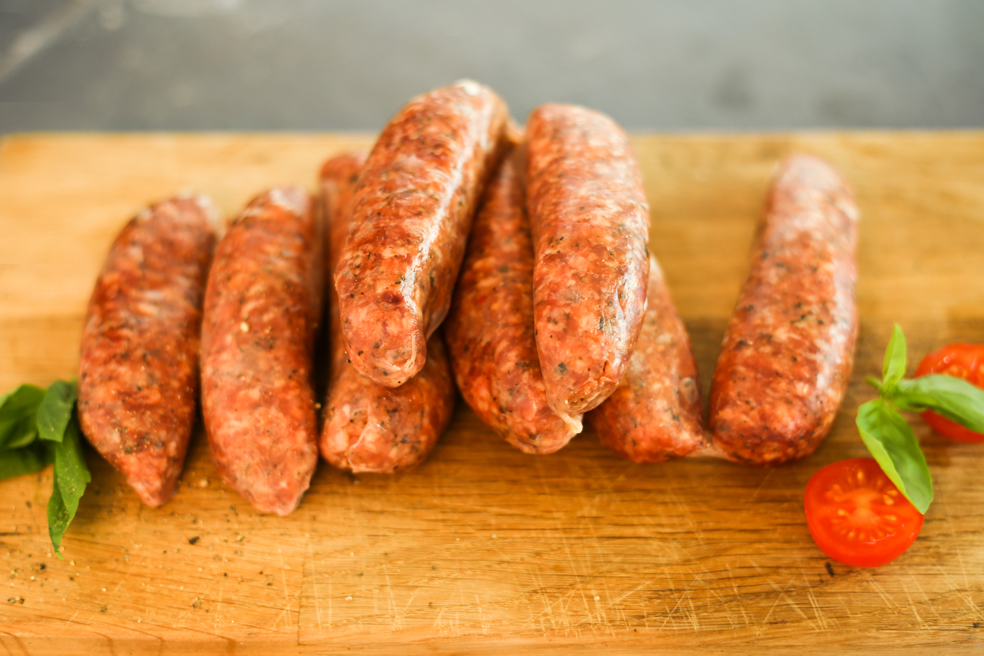 Pork tomato and basil sausages (pack of 8)