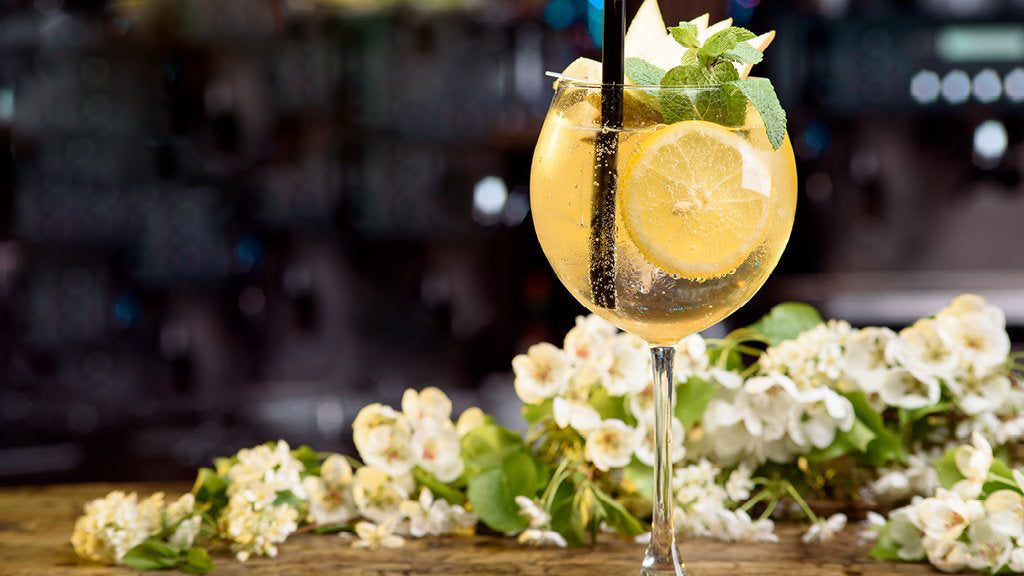Sparkling Apple Gin Cocktail