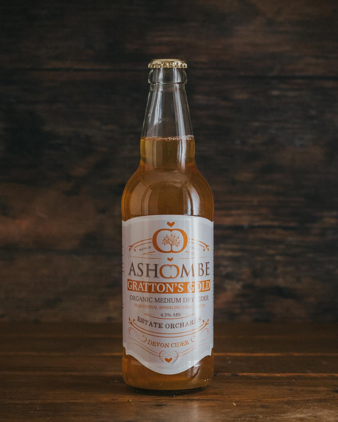 A bottle of Grattons Gold Ashcombe Organic Cider.